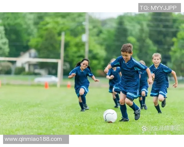 绿茵场上足球球星绽放迷人瞬间点亮无数球迷心中热血时刻